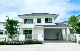 ขายบ้านเดี่ยว มณีรินทร์ มิดทาวน์ ศรีราชา ชลบุรี ขายบ้านเดี่ยวใกล้อัสสัมชัญ ศรีราชา ต.สุรศักดิ์ ศรีราชา ชลบุรี หลังริม 50 ตรว. 4 นอน 3 น้ำ