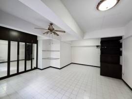 ขายคอนโด รังสิต ทาวเวอร์ (Rangsit Tower Condominium) ห้องใหญ่ 42 ตร.ม. ชั้น 5 ตึกหน้าสุด ใกล้ถนนใหญ่ ปทุมธานี–บางเลน โลเคชั่นทอง