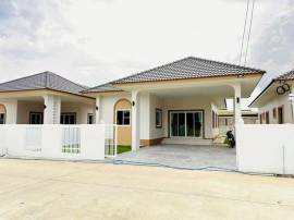 โซนท่ารั้ว #ดอยสะเก็ด ขาย 2.35 ล้าน บ้านเดี่ยวสร้างใหม่หลังใหญ่ #สไตล์มินิมอล ดีไซน์ทันสมัย กว้างขวาง พร้อมเข้าอยู่! ทำเลทอง เดินทางสะดวก