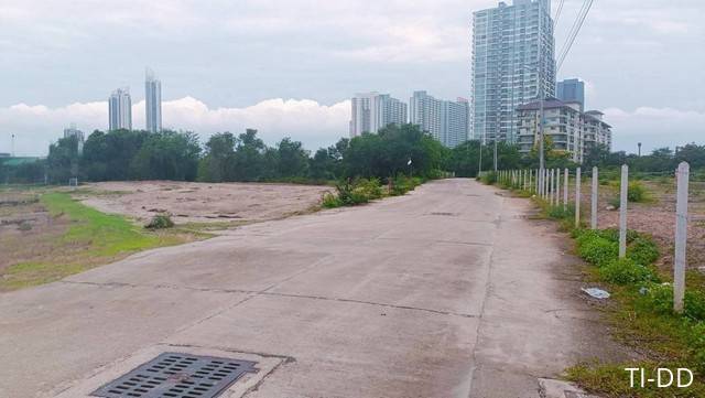 ตามหานักลงทุนที่ดินแปลงสวย นักลงทุนมองหาที่ดินพัทยา  ขอแนะนำที่ดินแปลงนี้เลย บนเนื้อที่ดิน  9-0-40  ไร่  ถนนสุขุมวิทพัทยา68