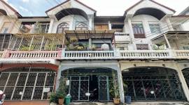 ทาวน์เฮ้าส์ 3 ชั้น ซอยจรัญสนิทวงศ์ 67 แยก 3 ใกล้ MRT บางบำหรุ พร้อมอยู่