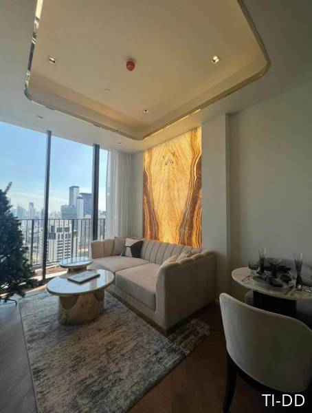 28 Chidlom spacious beautiful view safe 25th floor BTS Chidlom