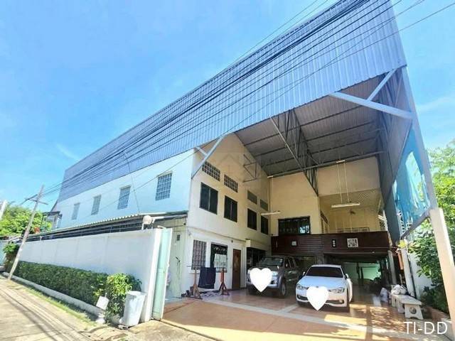 ให้เช่าโกดัง 200 ตรว. 1176 ตร.ม. นาคนิวาส ลาดพร้าว 71 ใกล้ Central Eastville, CDC เหมาะทำศูนย์กระจายสินค้า ออฟฟิศ สตูดิโอถ่ายงาน, ไลฟ์สด