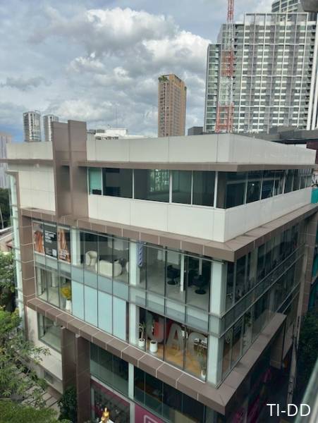 BH3752 ให้เช่าพื้นที่อาคารพาณิชย์ 200 ตร.ม. ติด BTS พระโขนง ทำเลทอง ใจกลางสุขุมวิท เหมาะสำหรับออฟฟิศ ร้านค้า หรือธุรกิจทุกประเภท
