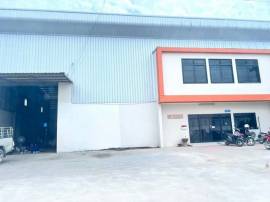 ให้เชาาโกดังหนองบอนแดงชลบุรี ผีงสีเหลือง พื้นที่ 500 ตรม. ด้านข้างต่อเติมเพิ่มกว้าง 6 เมตร