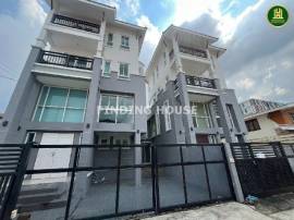 บ้านให้เช่า 2 หลังติดกัน  3.5 ชั้น แถวเอกมัย 12 (ปรีดีย์พนมยงค์ 31) ทำเลพรีเมี่ยม 5 นาทีทองหล่อซอย 10