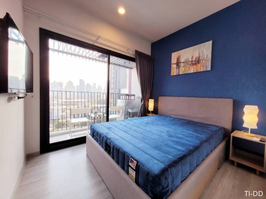 XT Ekkamai private quiet clean 9th floor BTS Ekkamai