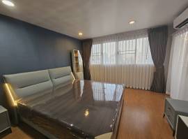 Waterford Sukhumvit 30 Spacious clean beautiful view 14th floor BTS Phrom Phong