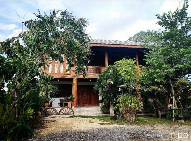 พรีเซ้นทรัพย์ทำเลทองใกล้สิ้นปี ให้เช่าบ้านไม้ถ่ายหนังถ่ายละคร MV โฆษณา หนังสั้น คอนเท้นท์ บ้านสวยวิวทุ่งนา ไทรน้อย 0968821857