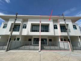 ขาย ทาวน์เฮ้าส์ 2 ชั้น สไตล์มินิมอล ในโครงการ ไพรเวท 8 (Private 8 Khao Nam Sup) ที่ออกแบบให้ใช้สอยได้ครบทุกฟังก์ชันอย่างลงตัว