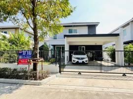 ขายบ้านพร้อมอยู่ Grand Crystal ติดถนนประดิษฐ์มนูธรรม เลียบทางด่วนเอกมัย-รามอินทรา เกษตร-นวมินทร์ นวลจันทร์