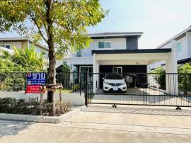 ขายบ้านพร้อมอยู่ Grand Crystal ติดถนนประดิษฐ์มนูธรรม เลียบทางด่วนเอกมัย-รามอินทรา เกษตร-นวมินทร์ นวลจันทร์