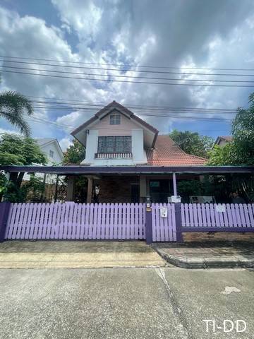 บ้านเดี่ยวมือสองหลังใหญ่ หมู่บ้านคันทรีโฮม 3 ศรีราชา ชลบุรี FP-H01483