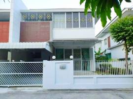 ตลาดใจโต300ม.หรูหรา 36 ตร.วา. ตลาดเคหะบางพลี ให้เช่าบ้าน 2ชั้น รร.เกวลินวิทยา 1.8 กม. พร้อมเฟอร์ฯครบ ทำเลดี 3นอน รพ.จุฬารัตน์5 1.7 กม. 