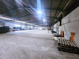 เทเลอร์ 18ล้อเข้าได้ ตลาดทิพย์ พลาซ่า 1.4กม. ตลาดทุ่งครุ 3.2 กม.ให้เช่าโกดัง  2,784 ตร.ม.  5 นอน 2 น้ำ  1 แอร์ ซ. สุขสวัสดิ์ 68-72 