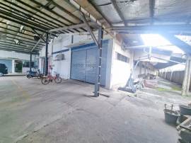 ถ.สุขสวัสดิ์ 64-74 รถเทเลอร์ 18 ล้อเข้าได้ ให้เช่าโกดังพร้อมสำนักงาน 220 ตร.ม. ประชาอุทิศ-บางครุ พระประแดง 