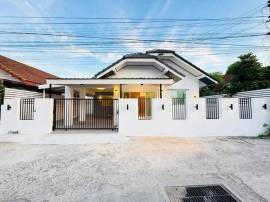 ขายบ้านเดี่ยว หมู่บ้านแหลมฉบังวิลล์1 รีโนเวทใหม่ พร้อมเข้าอยู่ FP-H01501 