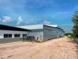 ขายโรงงานผังม่วงชลบุรี ขายที่ดินพร้อมสิ่งปลูกสร้าง บนเนื้อที่   5  ไร่  พื้นที่สีม่วงลาย