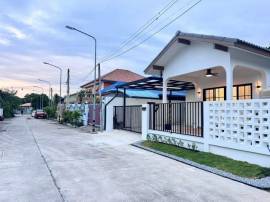 บ้านเดี่ยว 52 ตารางวา  ซอยถนนสุขุมวิทพัทยา 15 แยก 12  ทำเลดี เดินทางสะดวก ใกล้แหล่งชุมชน  