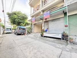  ขายตึกแถว 3ชั้น 16.9ตรว.ซอยกรุงเทพ-นนทบุรี 56 บางซื่อ ใกล้MRT,บิ๊กซี วงศ์สว่าง 3 นาที 