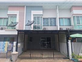 ขายทาวน์โฮม 2 ชั้น สภาพดี  เบล็สวิลล์ รามอินทรา 117 เนื้อที่ 19.30 ตรว 3นอน 2น้ำ จอดรถในบ้านได้2คัน- ghd000528