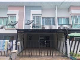 ขายทาวน์โฮม 2 ชั้น สภาพดี  เบล็สวิลล์ รามอินทรา 117 เนื้อที่ 19.30 ตรว 3นอน 2น้ำ จอดรถในบ้านได้2คัน- ghd000528