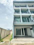 ให้เช่าโฮมออฟฟิต 4 ชั้น 300 ตร.ม. ถนนรามอินทรา ใกล้แฟชั่นไอแลนส์ ( จดทะเบียนบริษัทได้ )