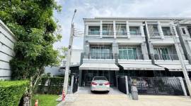 ลดราคา ทาวน์โฮม 3 ชั้น บ้านกลางเมือง รัชดา - วงศ์สว่าง หลังริม 