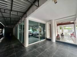 HR 6185 ให้เช่า อาคาร 4ชั้น ย่านศรีวรา ทาวน์อินทาวน์ วังทองหลาง