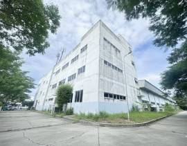รหัสC6943 ขายโรงงานพร้อมอาคาร 3ชั้น ในกรุงเทพมหานคร พื้นที่สีม่วง เนื้อที่ 4ไร่กว่า แขวงทับยาว ลาดกระบัง