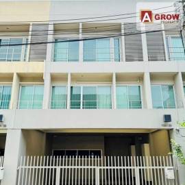 หมู่บ้านโนเบิล คิวบ์ พัฒนาการ ทำเลดี อยู่ตรงข้ามคลับเฮ้าส์ ในซอยมีอยู่ไม่กี่ยูนิต เพื่อนบ้านน่ารักทุกคน