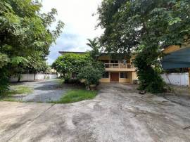 ขายที่ดินวาละ 2แสนแปลงใหญ่ ซอยอินทรมะระ 1ทำเลใกล้อารีย์พญาไท พร้อมบ้าน2ชั้น เดินทางสะดวก อารีย์ พญาไท ราคาดีที่สุดในย่านนี้ คุ้ม