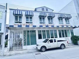 โฮมออฟฟิศ 3ชั้น คาเฟ่ร้านอาหารได้ ทำโฮมออฟฟิศได้ พักอาศัยได้ เปิดร้านสปาได้  ทำเลดี ใกล้อมตะฯ