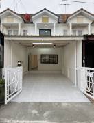 ขายทาวน์เฮ้าส์ 2 ชั้น  หมู่บ้านลัลลี่วิลล์ 2 รีโนเวทใหม่ทั้งหลัง พร้อมอยู่ 