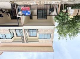  ขายทาวน์โฮม กูดส์แลน์ สุคนธวิท กระทุ่มแบน 19.2ตรว. 3นอน 3น้ำ 2จอด ต่อเติมครบ ใกล้โรงพยาบาลกระทุ่มแบน ข้างบ้านและหลังบ้านไม่ติดใคร  