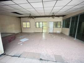 ขายทาวน์เฮ้าส์ชั้นเดียว 2 หลังตีทะลุ หมู่บ้านรัชธานี ลาดพร้าว101แยก47 