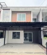 ทาวโฮมเช่าใกล้เมกะบางนา 800 เมตรให้เช่พร้อมเฟอร์นิเจอร์