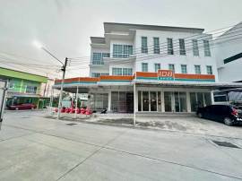 โฮมออฟฟิศ 3ชั้น เปิดคาเฟ่ร้านอาหารได้ ทำโฮมออฟฟิศได้ ทำเลดี ใกล้อมตะพักอาศัยได้มีเฟอร์ให้