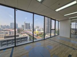 ให้เช่าด่วน ๆ OFFICE - 1BR 45000 B. ใกล้กับ - DEAL!!