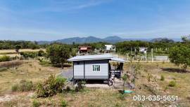 ขายบ้านสวน วิวเขาสวย ล้อมรั้วรอบพื้นที่ ต.บ้านพร้าว อ.บ้านนา จ.นครนายก มีระเบียงหน้าบ้านไว้นั่งรับลมชมวิว อายุบ้านประมาณปีกว่า