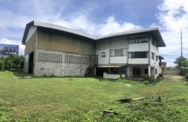 ขายที่ดินพร้อมสิ่งปลูกสร้าง   ติดถนนไฮเวย์ เถิน ลำปาง พร้อมอาคารพาณิชย์ โกดังใหญ่