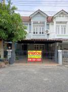 ขายตึก 3.5 ชั้น ริมถนน 4 เลน แปลงมุม กว้าง 5 เมตร ตกแต่งบิ้วอินอย่างดี พร้อมเข้าอยู่ สามารถต่อยอดกิจการได้เลย ทำเลดี  ME-195