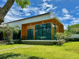 ขายบ้านเดี่ยวเนื้อที่ 1ไร่ 35ตรว เนื้อที่เยอะ ตกแต่งพร้อมเข้าอยู่ บ้านรับผ่อนตรงเจ้าของ ซอยแยกกำนัน ห้วยใหญ่ บางละมุง ชลบุรี