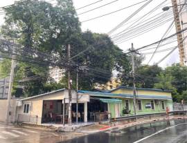 PZ1074 : ขายที่ดินแปลงพิเศษ ติดถนนซอยสุขุมวิท 39 เนื้อที่ 49 ตร.ว. ใจกลางพร้อมพงษ์  เขตวัฒนา กรุงเทพฯ